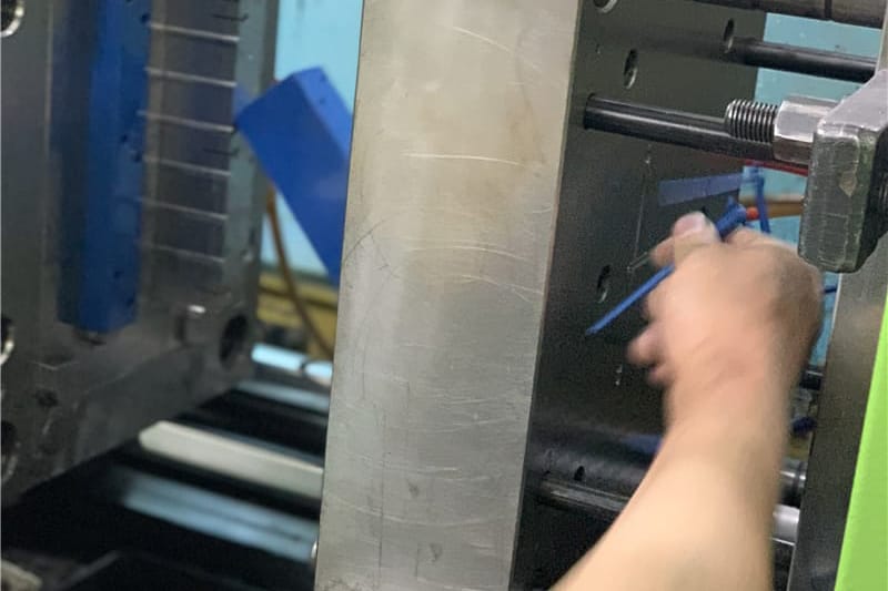 Injection-Molding (2)